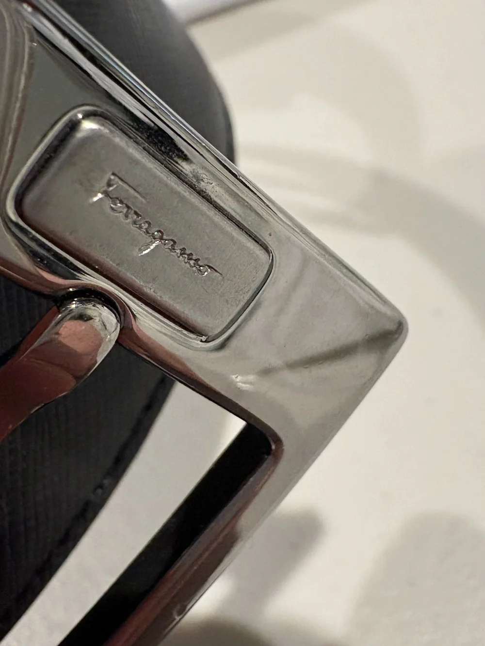 Salvatore Ferragamo - Men's Leather Belt. Black. Size 40